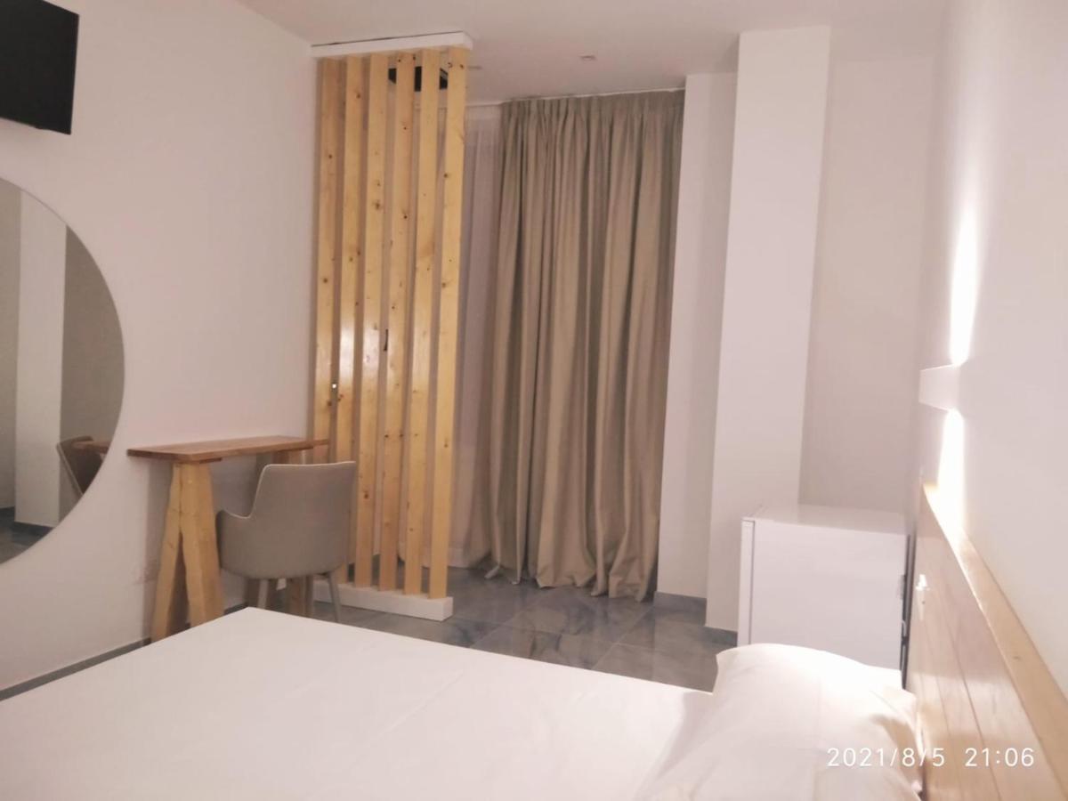 Jonium Hotel Residence Pulsano Exterior foto
