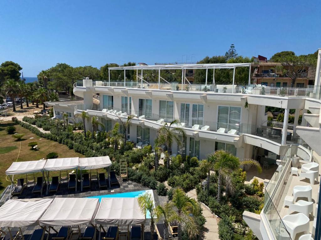 Jonium Hotel Residence Pulsano Exterior foto