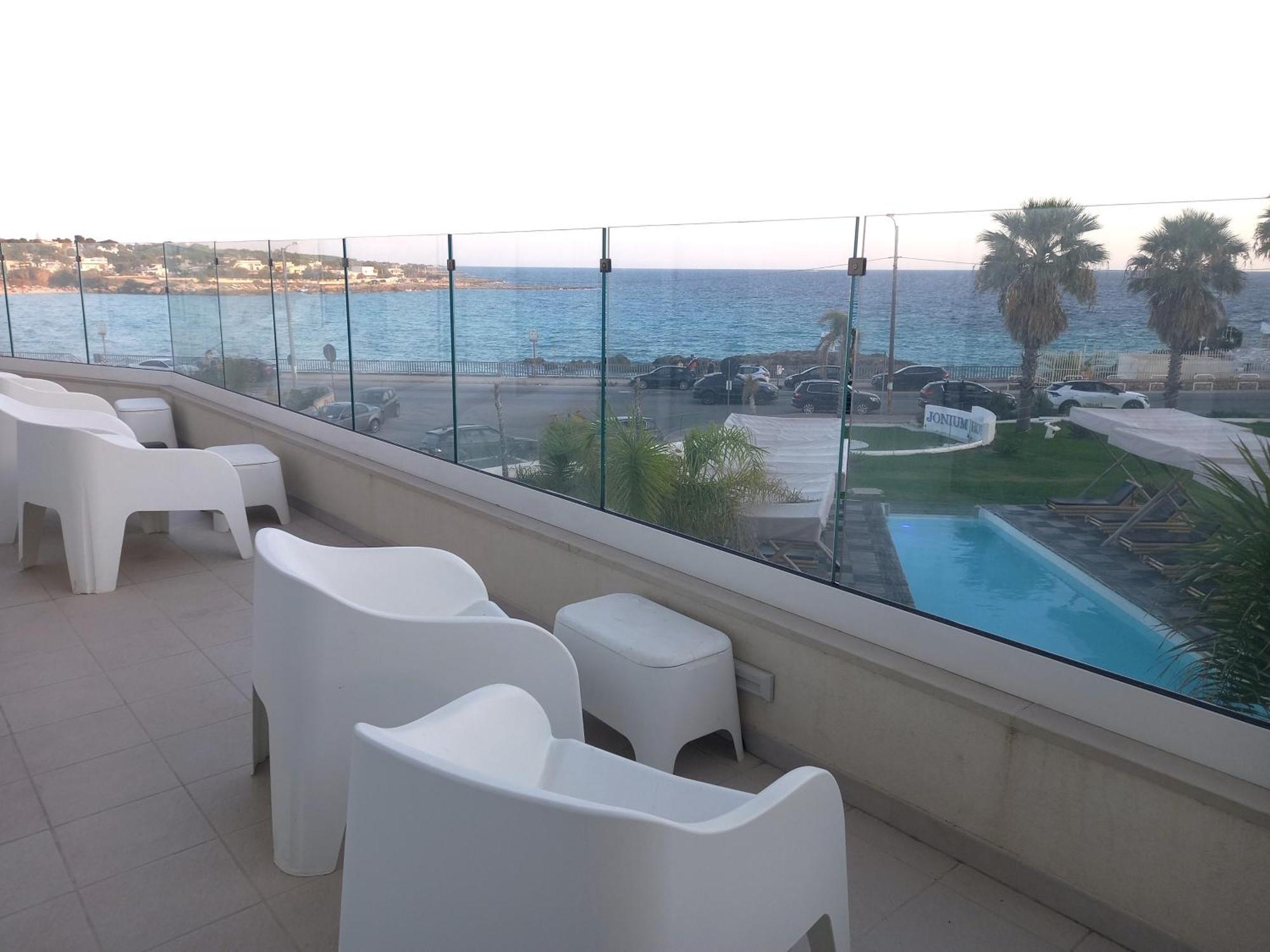 Jonium Hotel Residence Pulsano Exterior foto