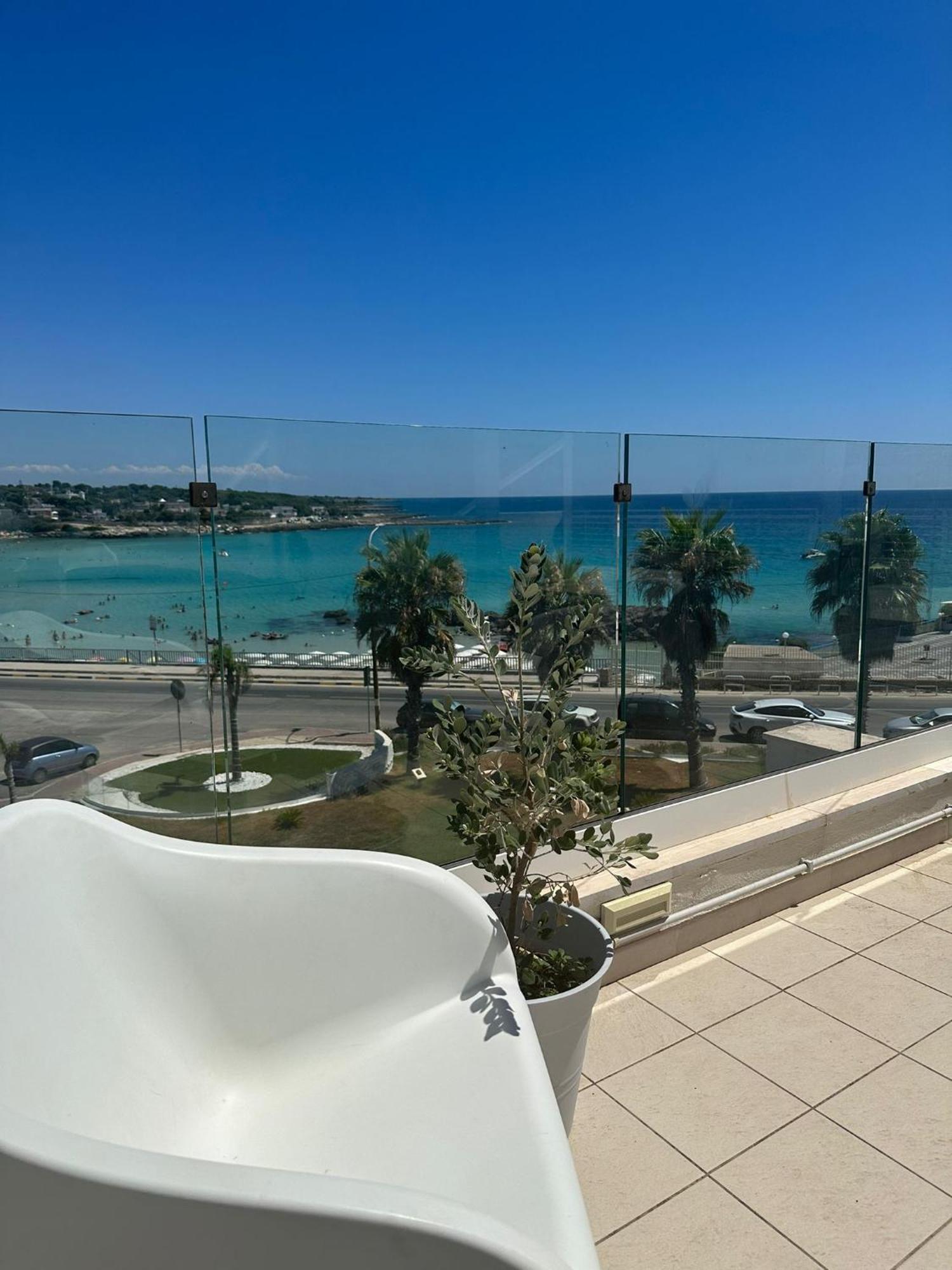 Jonium Hotel Residence Pulsano Exterior foto